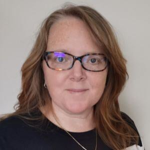 Shannon Headshot 300 x 300px